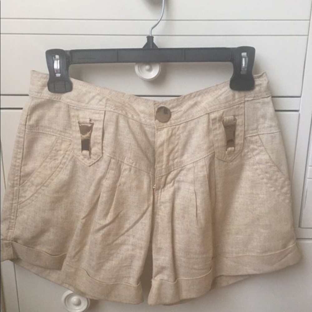 NWOT Beige shorts